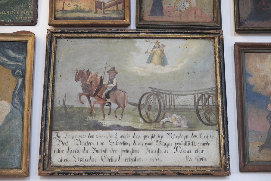File:Niederleierndorf (Langquaid) Mariä Himmelfahrt Votivtafel 161.jpg
