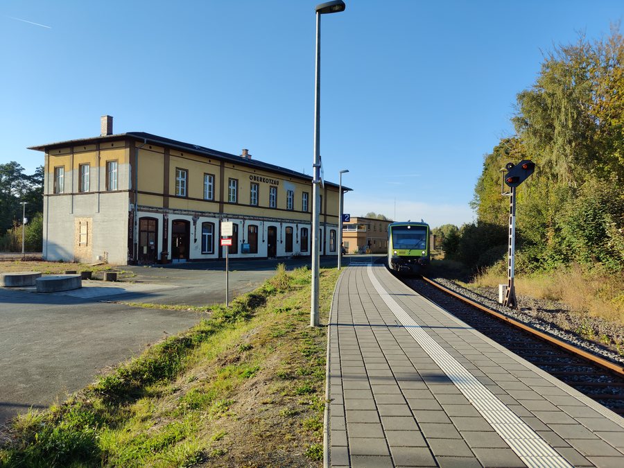 File:Oberkotzau, Bahnhof.jpg