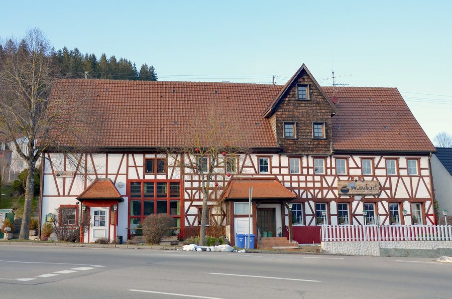File:Ehemaliges Restaurant Café Mundart, Tieringen.jpg
