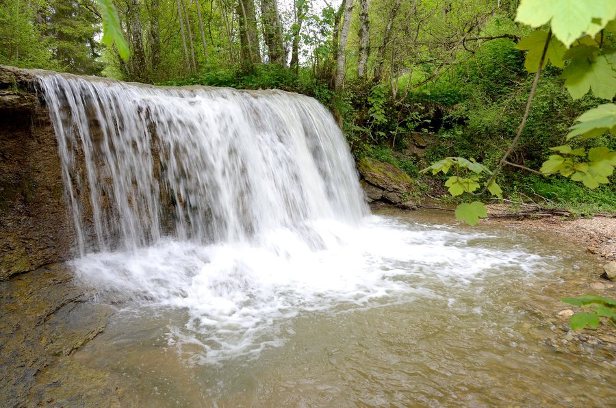 File:Geotop Wasserfälle im Bachbett der Schlichem, Hausen am Tann.jpg