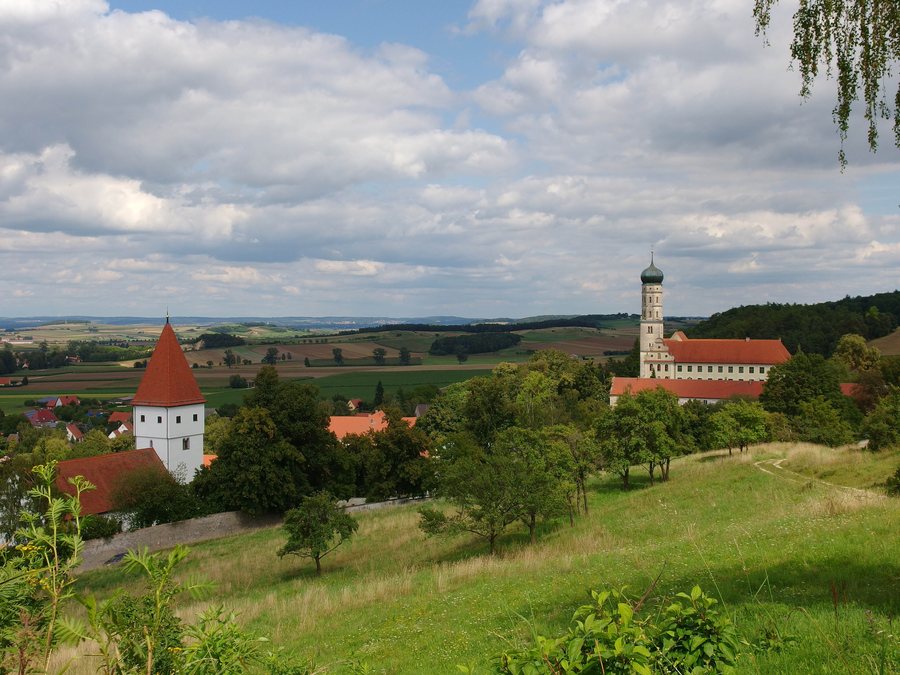 Evangelische Kirche und ehemalige Klosterkirche, Mönchsdeggingen