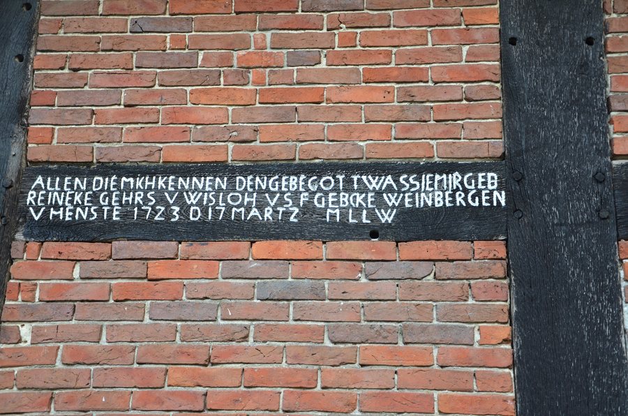 File:Balkeninschrift Bassum Neubruchhausen Scheunenviertel.jpg
