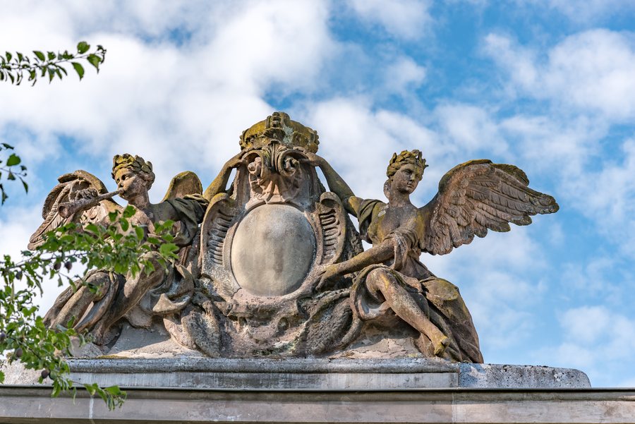 File:Unterschwaningen, Friederike-Luise-Allee 10, Schloss-20160820-003.jpg