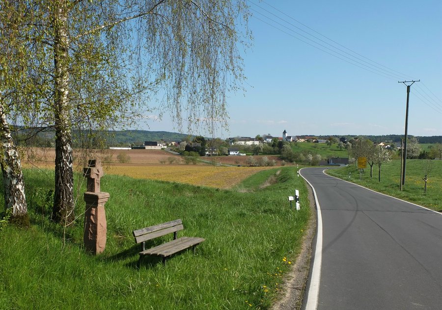 File:Halsdorf Metzenkreuz2.jpg