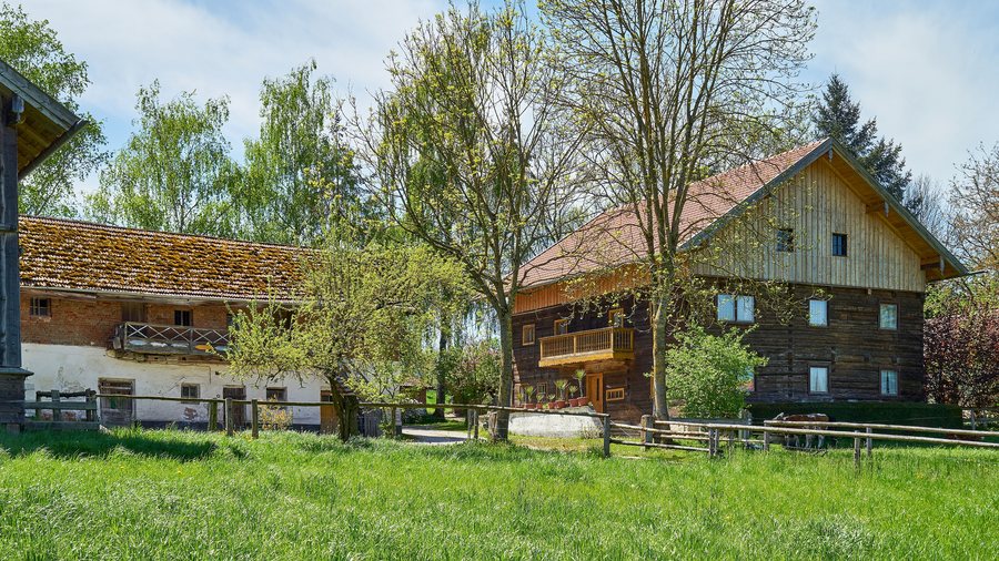 File:Wohnhaus des Dreiseithofes Aunham 12 Bad Griesbach.jpg