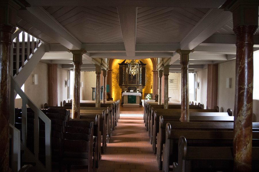 File:Kirche Burgstemmen evangelisch 01.jpg