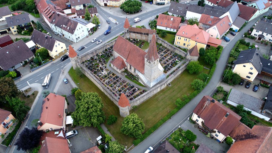 Effeltrich, Kirchenburg 004 - K