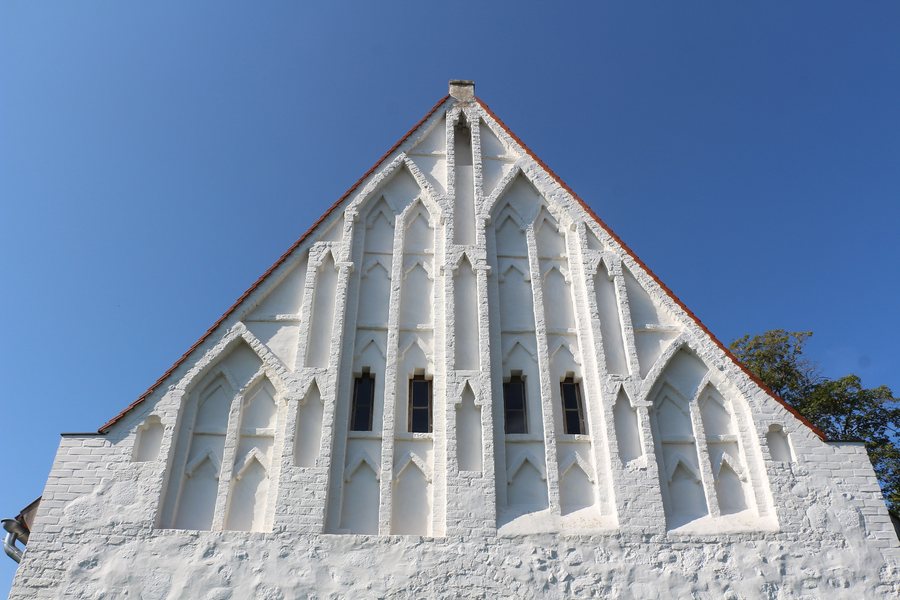 File:Kirche Siedenbollentin Giebel 2020.jpg