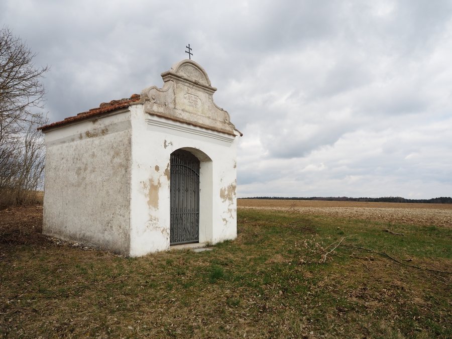 File:Fünfstetten Feldkapelle Auf der Röth (08).jpg