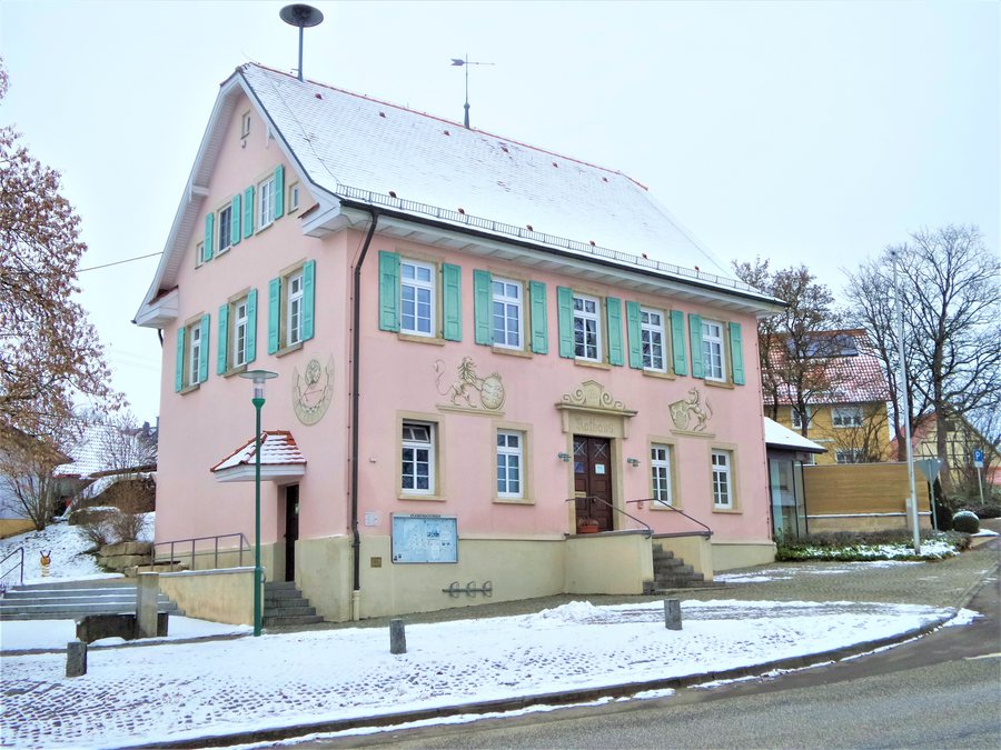 File:Rathaus in Mehrstetten.jpg