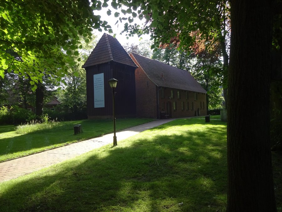File:Kirche Elmlohe.jpg