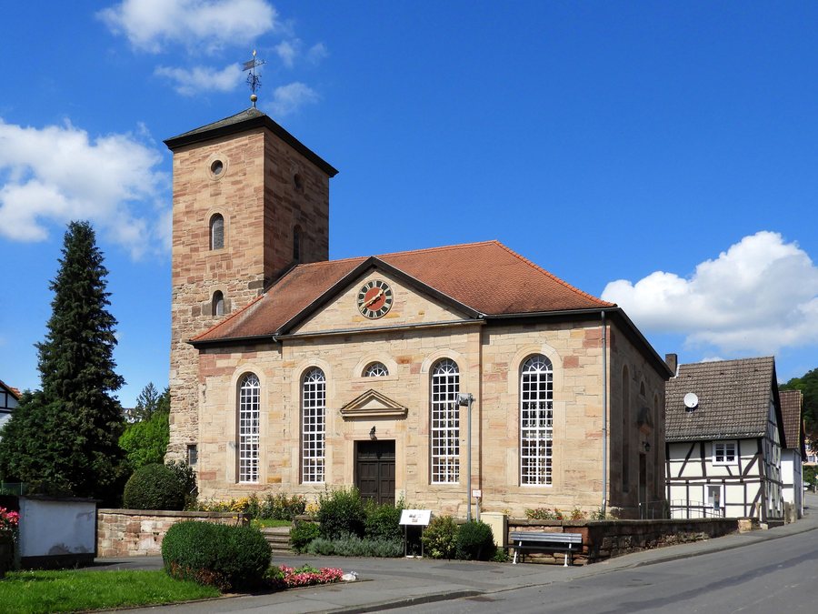 File:Meinhard-Grebendorf - Die Evangelische Pfarrkirche.jpg