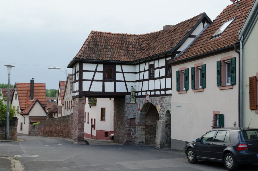 File:Thüngersheim, Hirtentor, 006.jpg