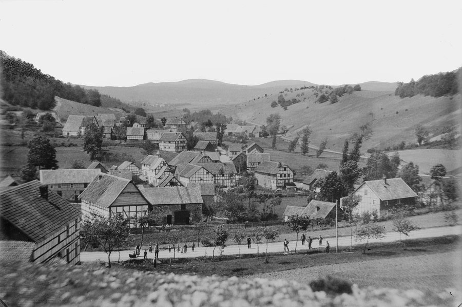 File:Ortschaft - Vöhl, Dorfitter fm812265.jpg