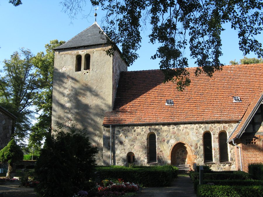 File:Groß Dratow Kirche 2009-08-31 147.jpg