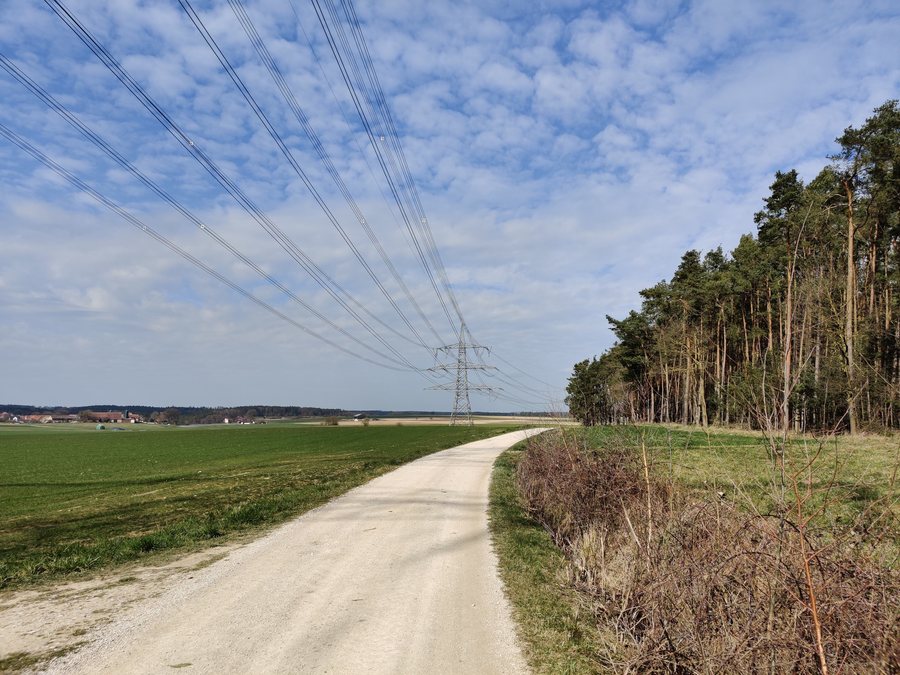 File:Wilhermsdorf, Feldweg bei Kreben - 03 2020.jpg