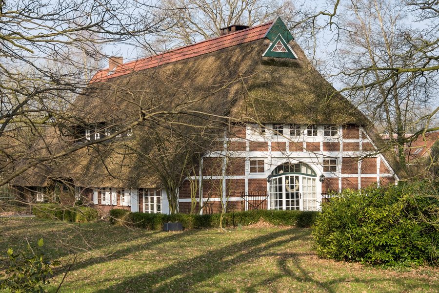 File:Ehem. Bauernhaus Metjendorfer Landstr. 19 in Wiefelstede-Metjendorf.jpg
