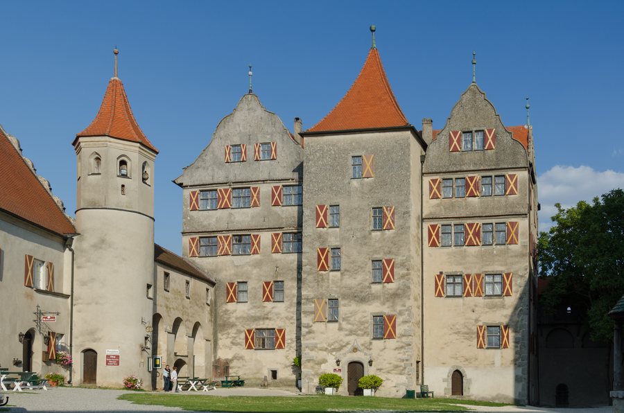 File:Harburg in Schwaben, Burg Harburg, Fürstenbau, 001.jpg