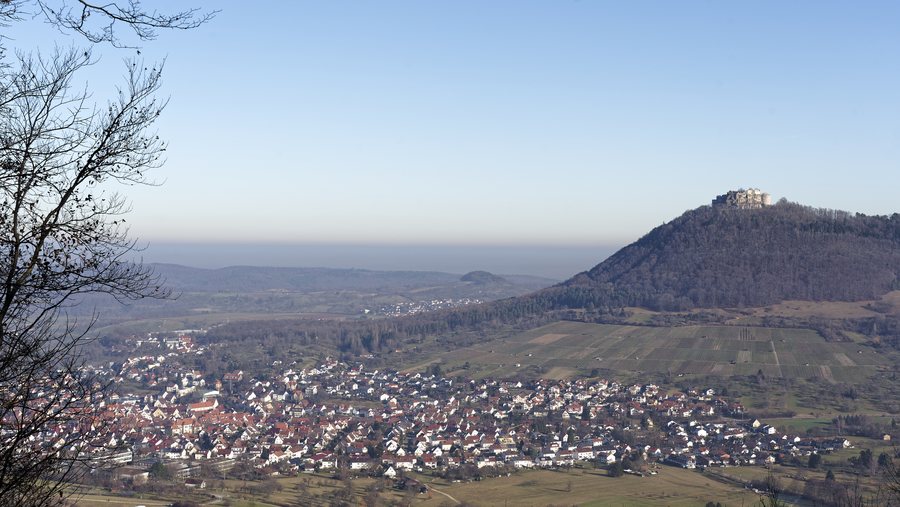 File:20220115 Neuffen und Hohenneuffen 7279.jpg
