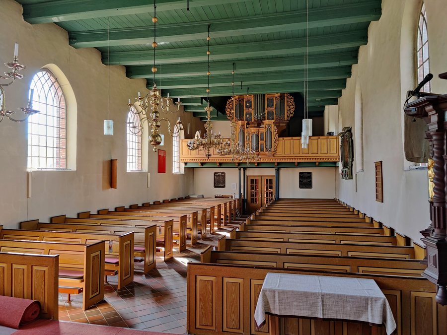 File:Timmel (Großefehn), Petrus-und-Paulus-Kirche (06).jpg