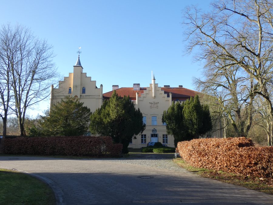 File:Schloss Nennhausen 2.jpg