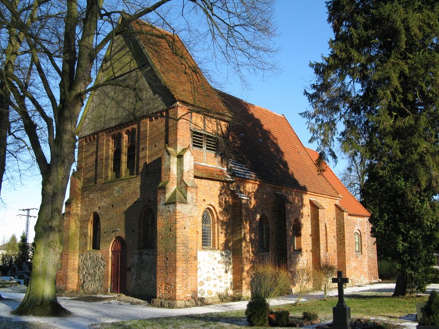 File:Pokrent Kirche 2009-01-05 002.jpg