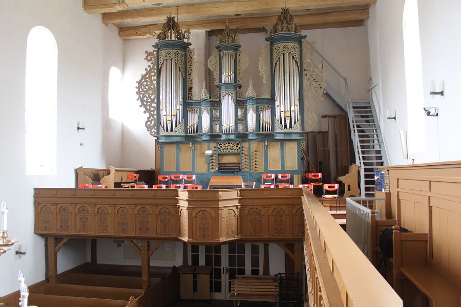 File:Wangerland-Hohenkirchen - ev St. Sixtus und Sinicius - Kirche - Innenraum 2.jpg