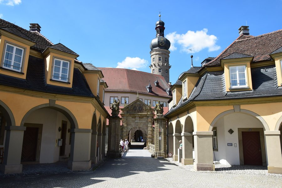 File:Main-Tauber-Kreis Weikersheim Schloss03.jpg
