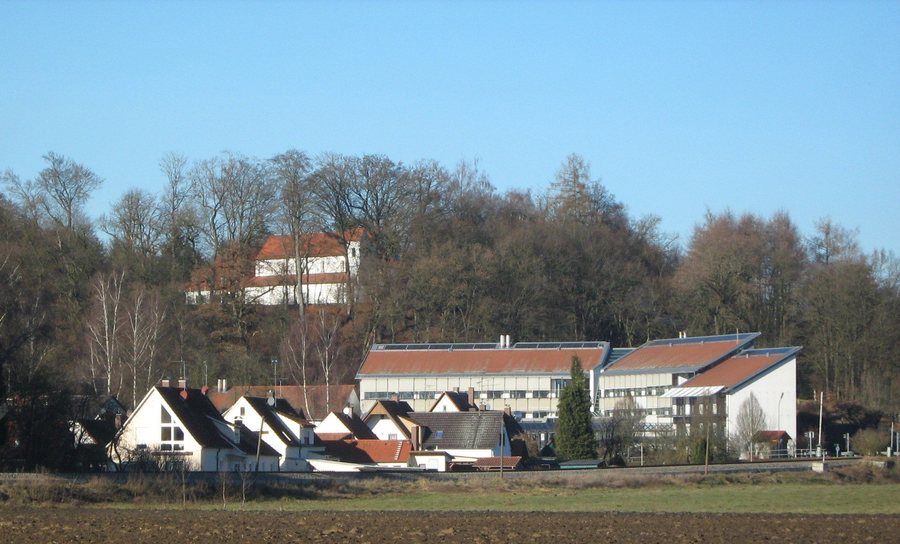 File:Petersberg-Erdweg Landkreis Dachau.jpg