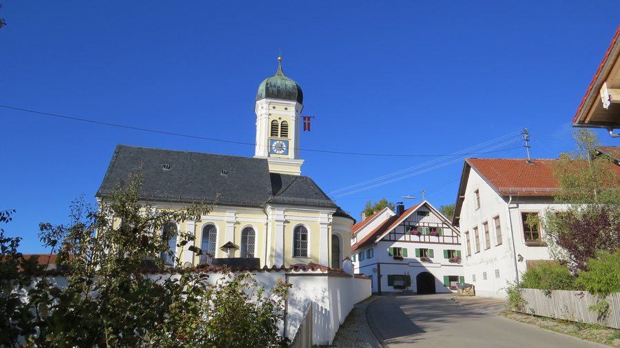 File:Mauerstetten - Frankenried - Kirche v S 191013.jpg