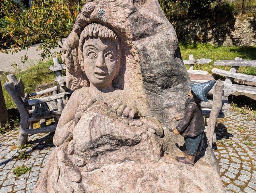 File:Baiersbronn-Schwarzenberg-Hauff-Denkmal-02-2024-gje.jpg