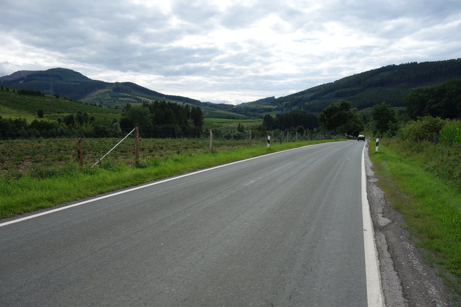 File:Landschaftsschutzgebiet Bestwig 1.JPG