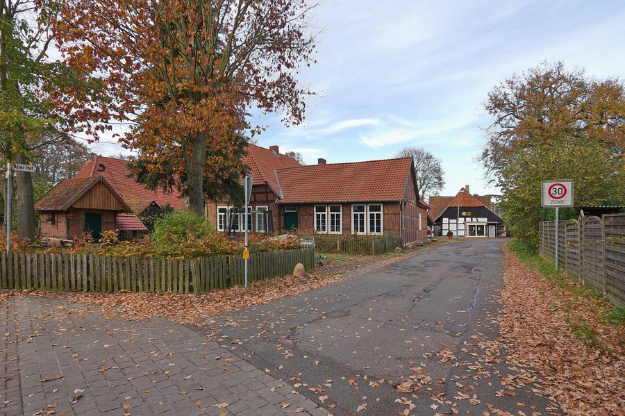 File:Ortsblick Alter Hof in Wathlingen IMG 5741.jpg