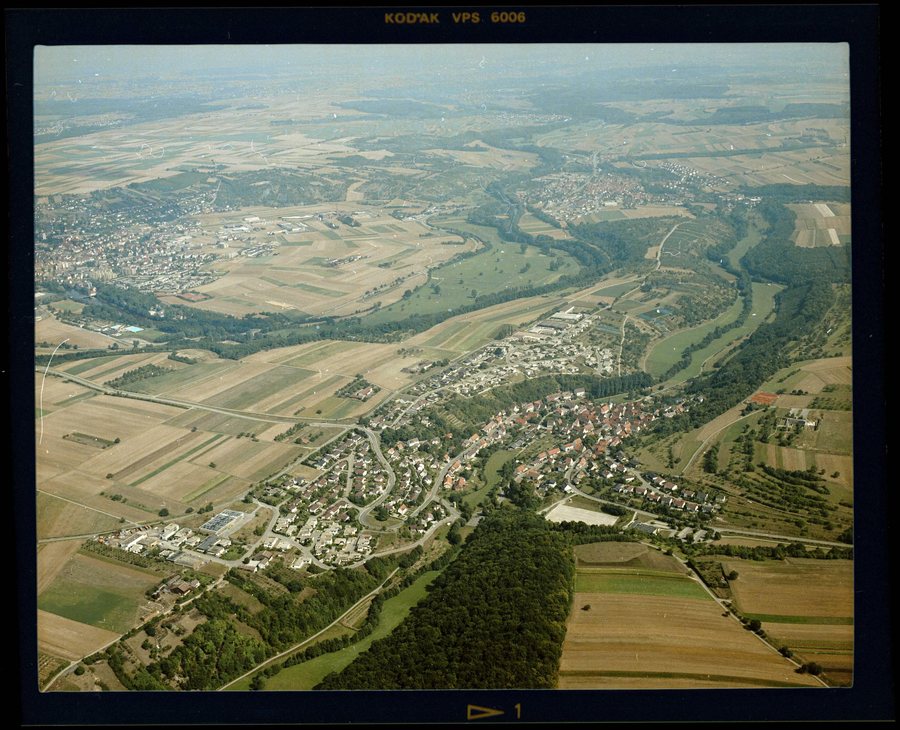 File:Luftbildarchiv Erich Merkler - Aurich - 1983 - N 1-96 T 1 Nr. 513.jpg