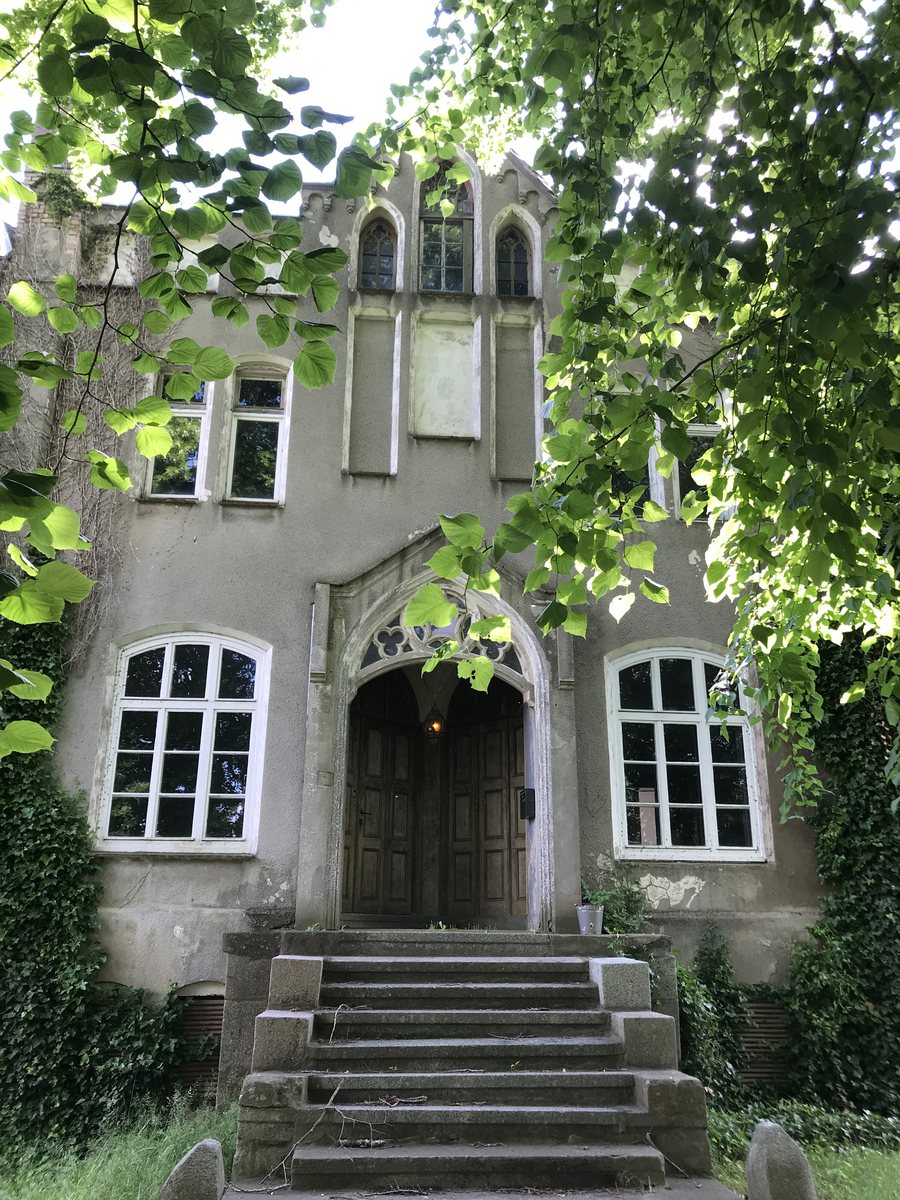 File:Deylesdorf Dorfstraße 35 Gutshaus.jpg