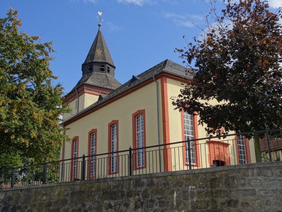 Evangelische Kirche Reiskirchen, Außen 01