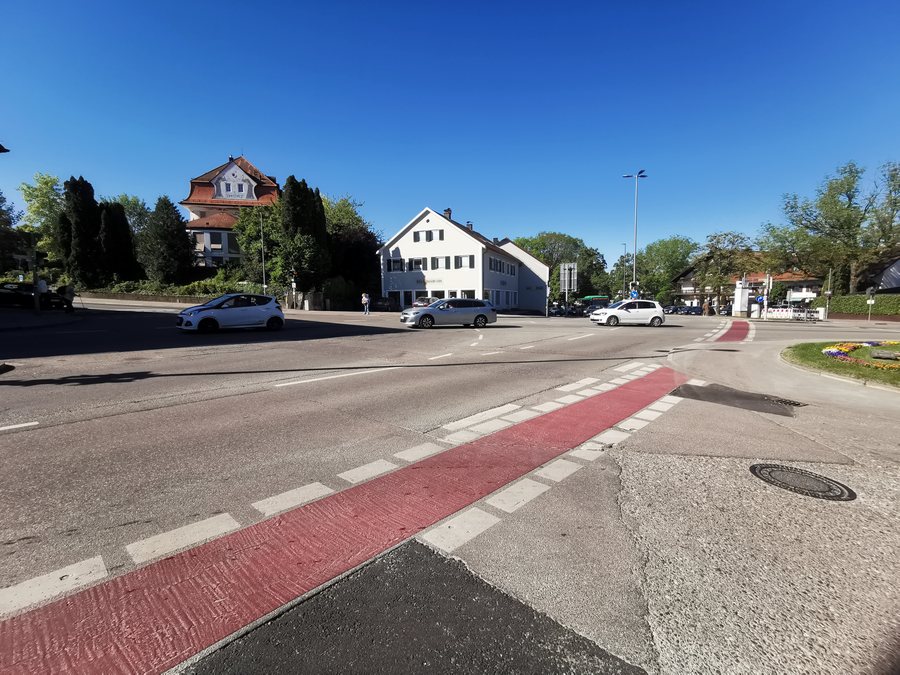 File:Marktplatz (Grünwald) 04.jpg