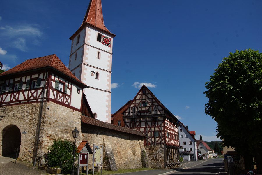 File:St Bartholomäus - Kirchensittenbach 003.jpg