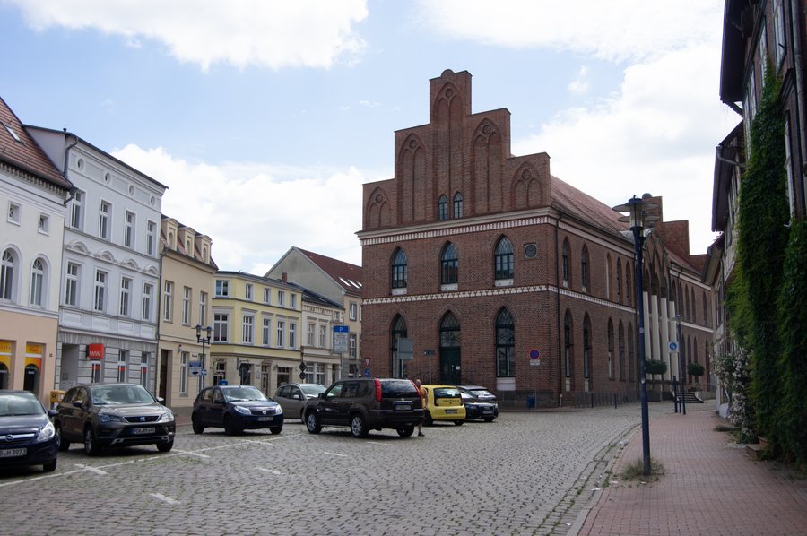 File:Rathaus Parchim 2022CF 01.jpg