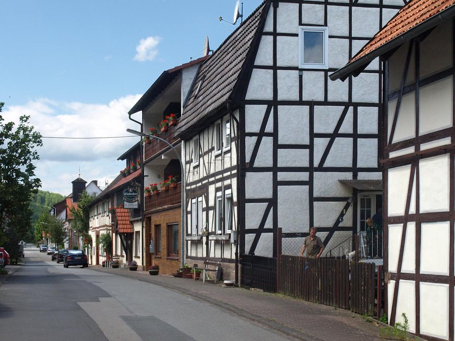 File:Gewissenruh Dorfstr.jpg
