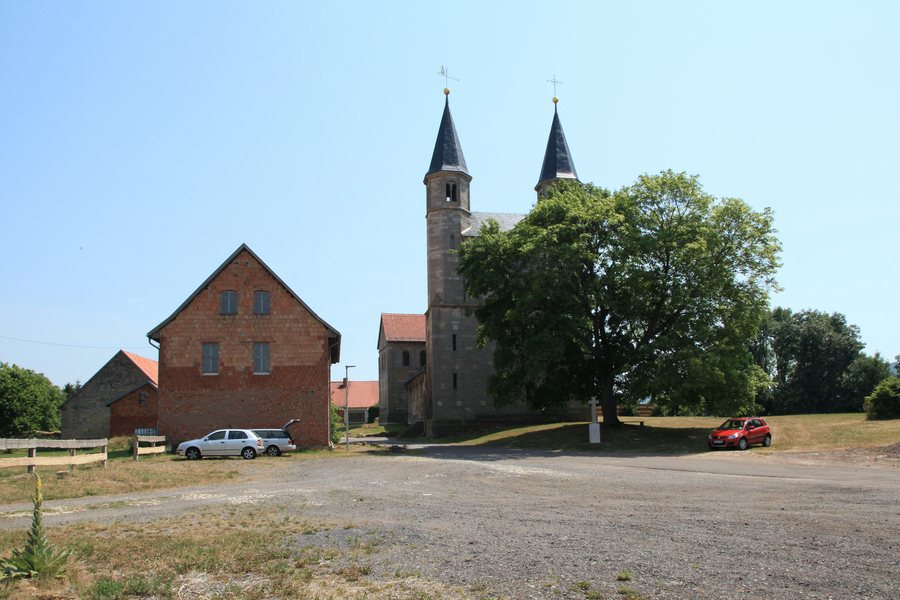 Klosterkirche and Inspektorenhaus in Münchenlohra