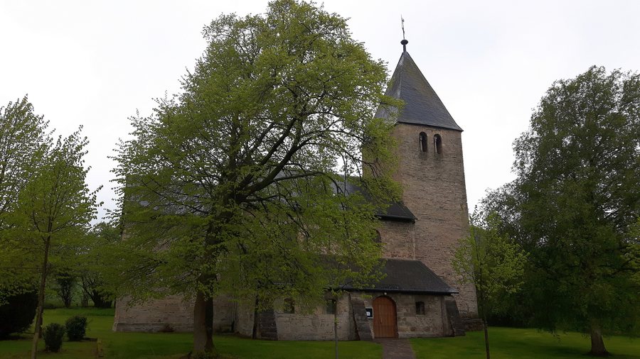 File:St.-Barbara-Kirche in Diemelsee- Heringhausen.jpg