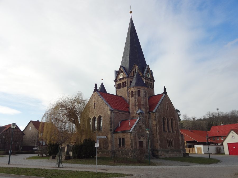 File:Kirche benzingerode märz2017 (1).jpg