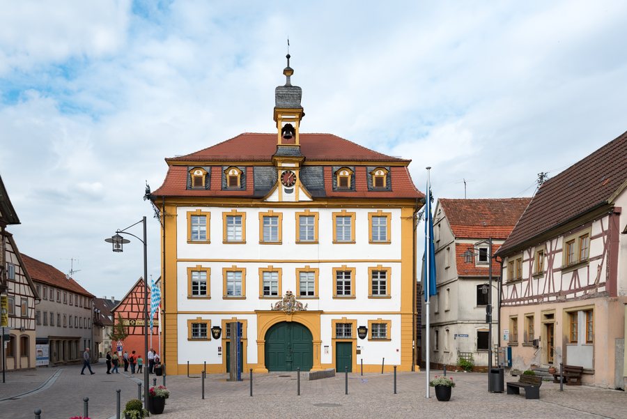 File:Röttingen, Marktplatz 1 20170716 001.jpg