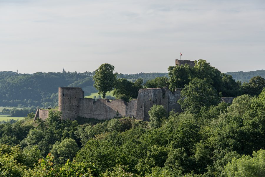 File:Hennef (Sieg), Stadt Blankenberg, Burg Blankenberg-20160608-001.jpg
