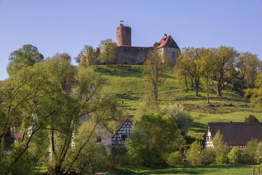 File:2016 Burgthan Burgberg 01.jpg
