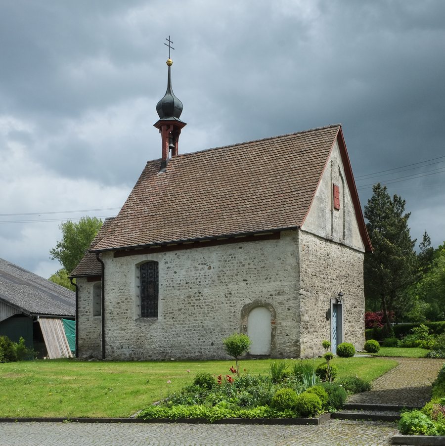 File:Mauritiuskapelle Waldbeuren-1518.jpg