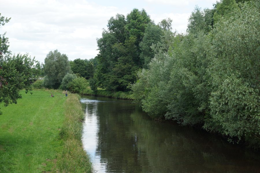 File:Luhe in Winsen.jpg
