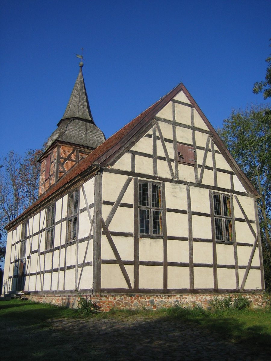 File:Woggersin-Kirche-01.jpg