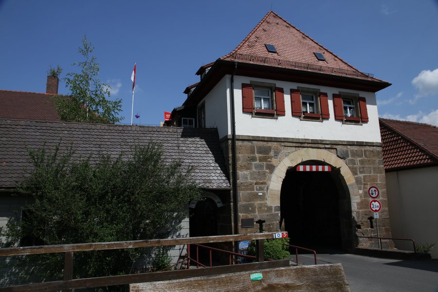File:Weismain OberesTor2.JPG